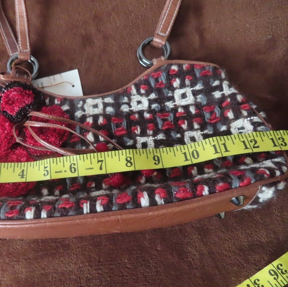 Isabella Fiore Red Flower Beaded Black White Grey 12 x 6.5 x 3" Handbag NWT - Picture 6 of 8
